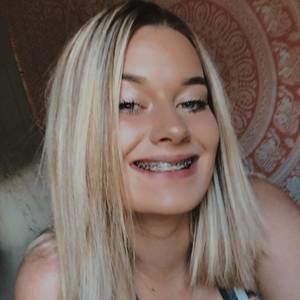 Meet your Posher, Mackenzie